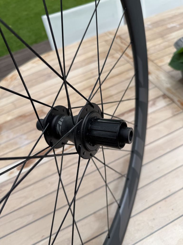 Brugt Zipp 404 Firecrest Wheelset bike — billede 4 af 7
