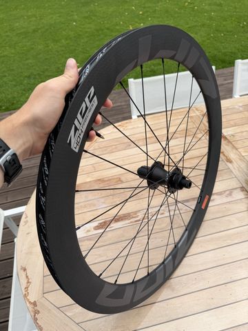Brugt Zipp 404 Firecrest Wheelset bike — billede 7 af 7