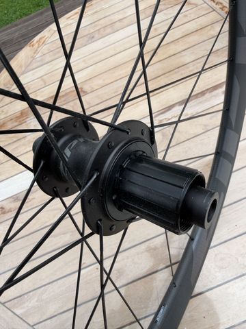 Brugt Zipp 404 Firecrest Wheelset bike — billede 3 af 7