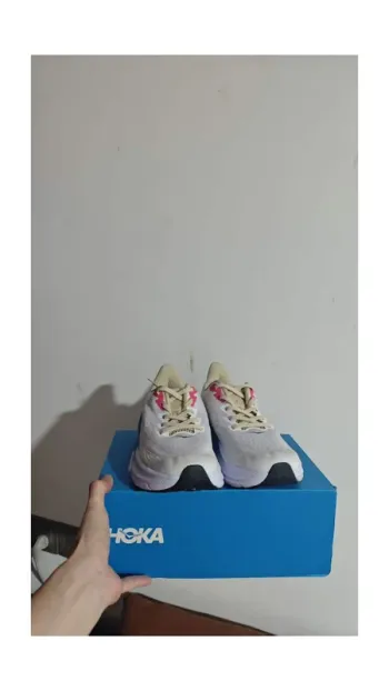 Hoka Clifton 9 bike d'occasion — image 3 sur 6