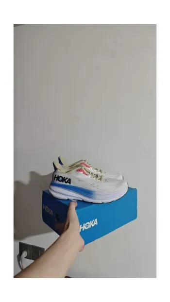 Hoka Clifton 9 Running Shoes d'occasion