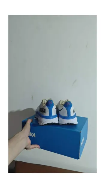 Hoka Clifton 9 bike d'occasion — image 4 sur 6