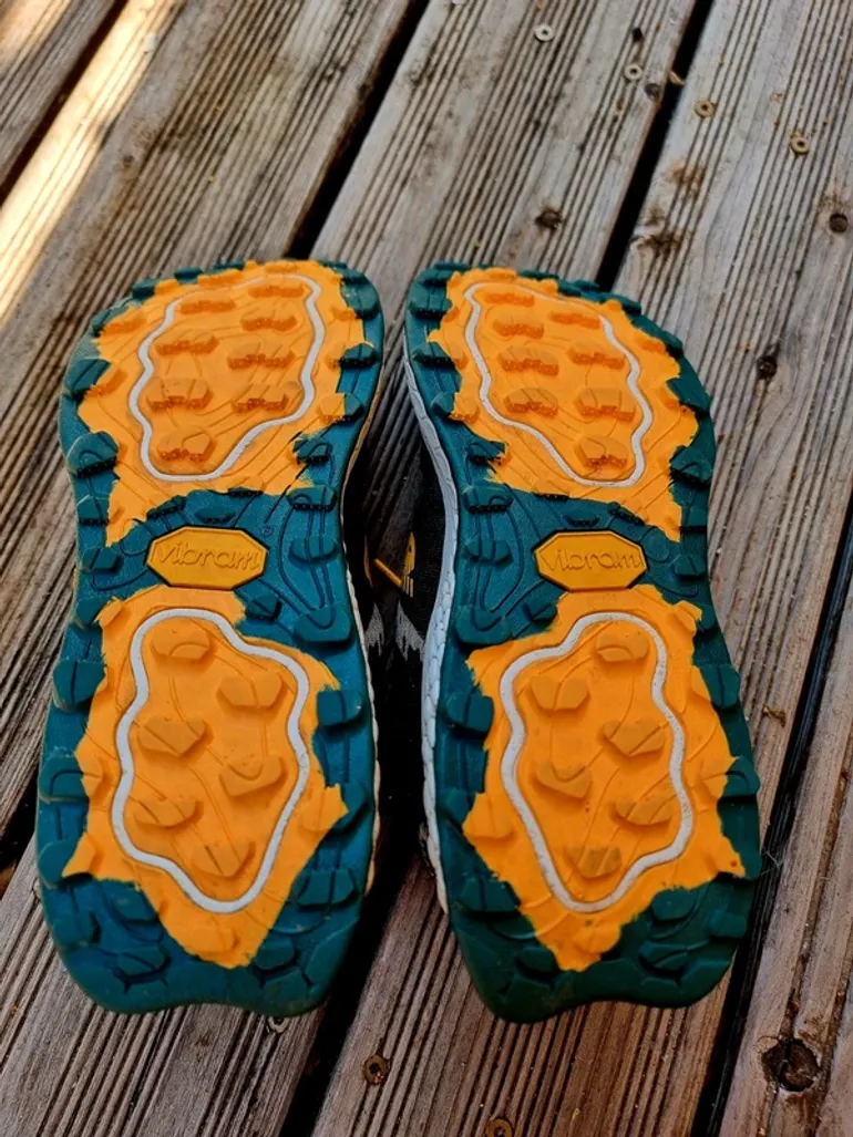 Used New Balance Hierro V7 bike — image 6 of 9