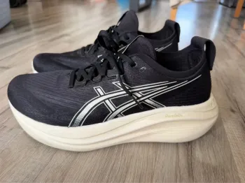 Used Asics Gel Nimbus 27 Running Shoes