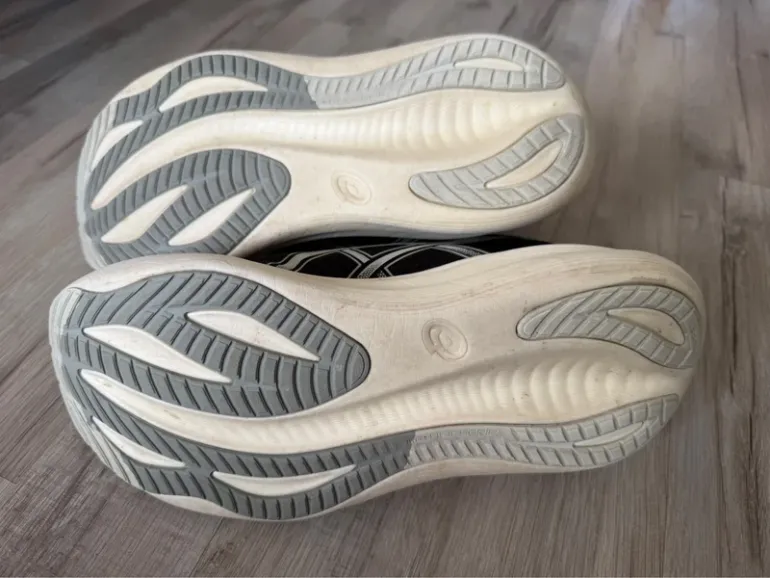 Used Asics Gel Nimbus 27 bike — image 5 of 9