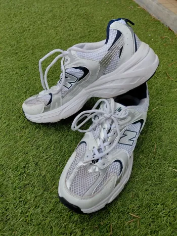 New Balance 530 SG Running Shoes d'occasion