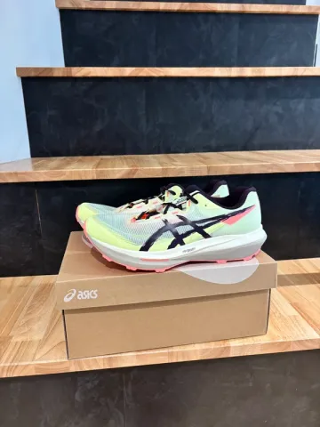 Asics Fuji Speed 4 Running Shoes d'occasion