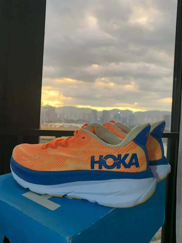 Hoka Clifton 9 bike d'occasion — image 5 sur 7