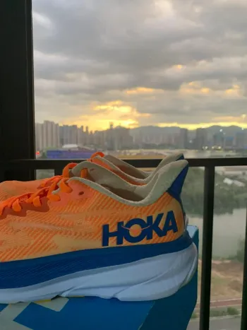 Hoka Clifton 9 bike d'occasion — image 7 sur 7