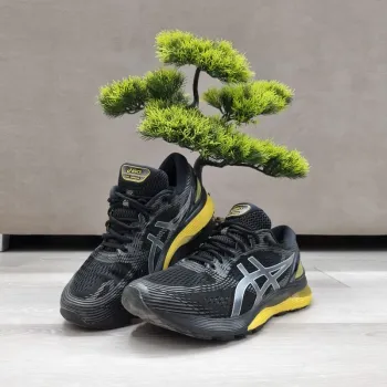 Used Asics GEL-Nimbus 21 Running Shoes