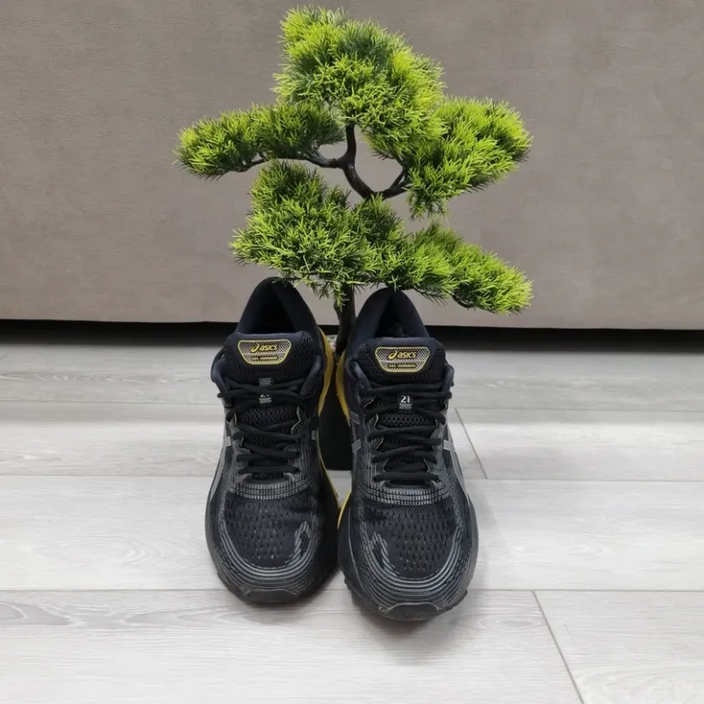 Used Asics GEL-Nimbus 21 bike — image 2 of 9
