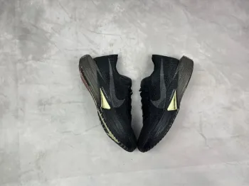 Nike ZoomX Vaporfly Next% 3 bike d'occasion — image 4 sur 12