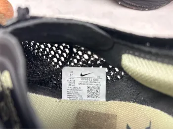 Nike ZoomX Vaporfly Next% 3 bike d'occasion — image 10 sur 12