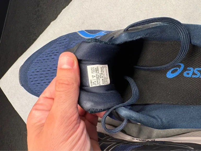 Used Asics Running Shoes bike — image 5 of 6