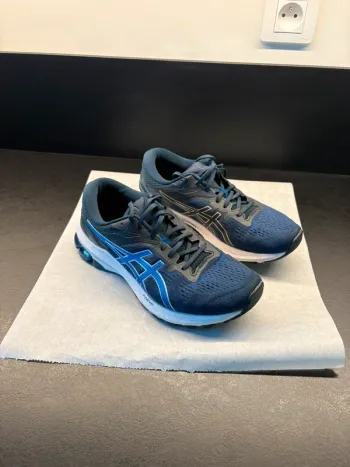 Used Asics Running Shoes Running Shoes