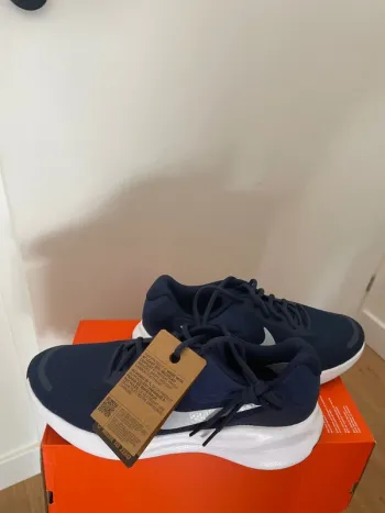 Used Nike sneakers bike — image 2 of 4