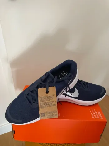 Used Nike sneakers Running Shoes