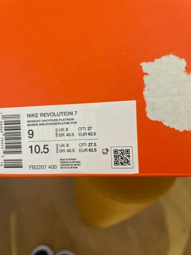 Used Nike sneakers bike — image 4 of 4