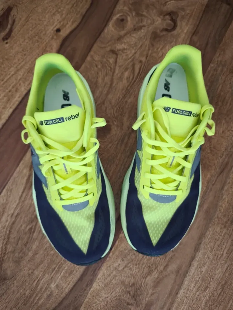 Used New Balance FuelCell Rebel v5 bike — image 4 of 8