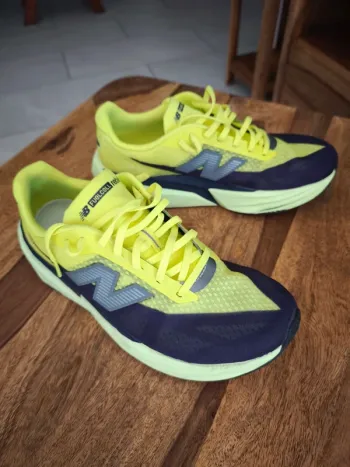 Käytetty New Balance FuelCell Rebel v5 Running Shoes