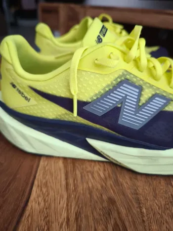 Used New Balance FuelCell Rebel v5 bike — image 2 of 8
