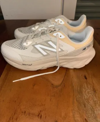 New Balance Fresh Foam bike d'occasion — image 3 sur 6