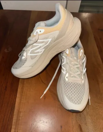 New Balance Fresh Foam Running Shoes d'occasion
