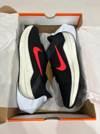 Käytetty Nike Air Winflo 10 Running Shoes