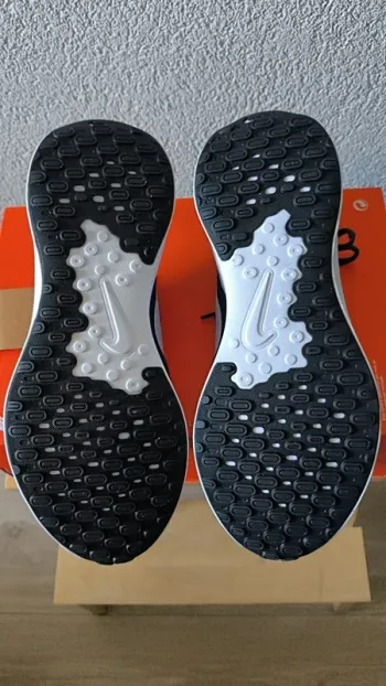 Used Nike Revolution 7 bike — image 9 of 15