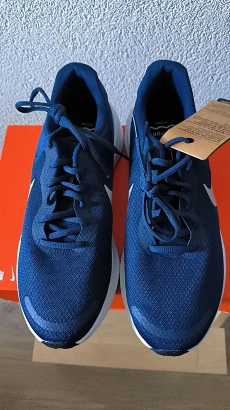 Used Nike Revolution 7 bike — image 2 of 15