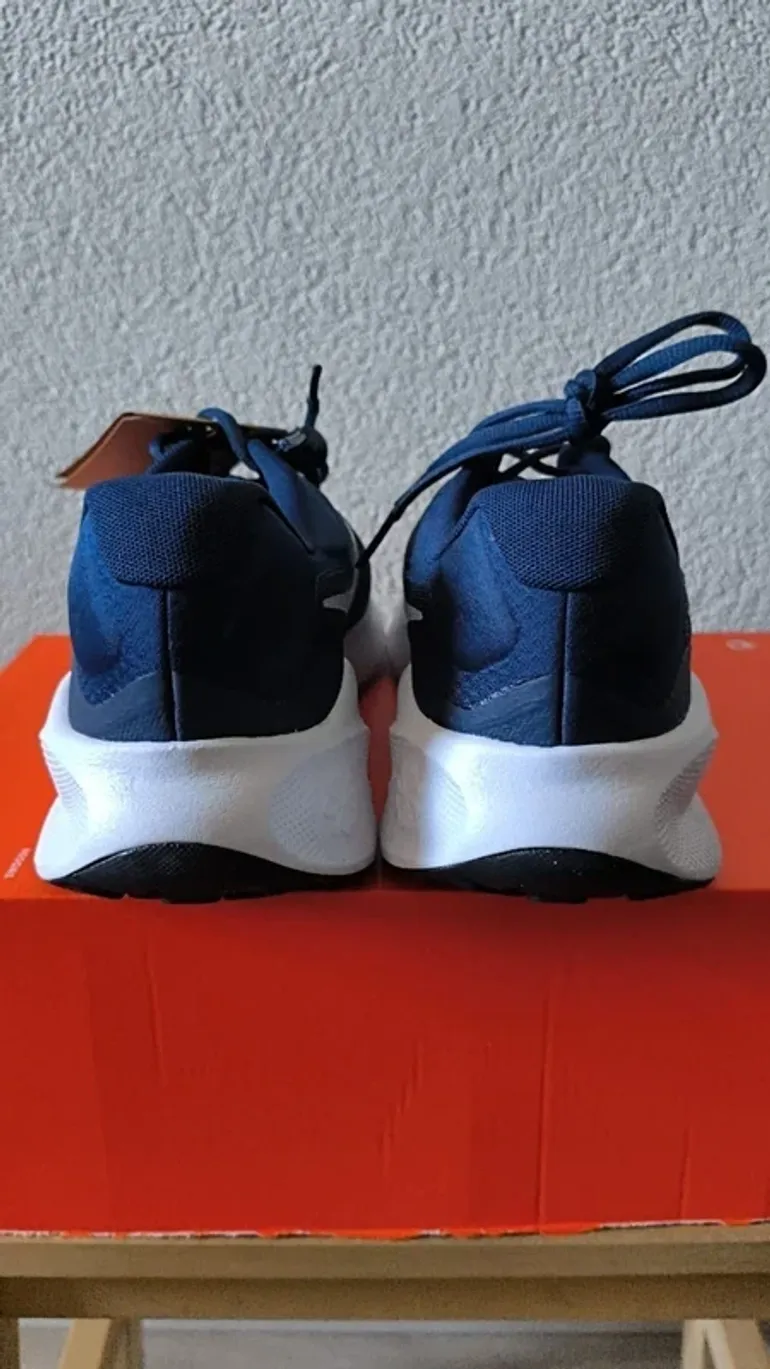 Used Nike Revolution 7 bike — image 6 of 15