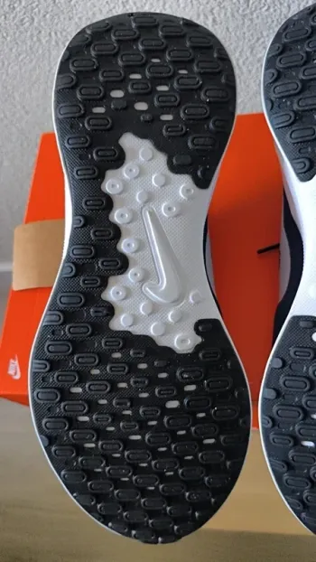 Used Nike Revolution 7 bike — image 10 of 15