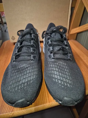 Pegasus Air Zoom 37 Running Shoes usato