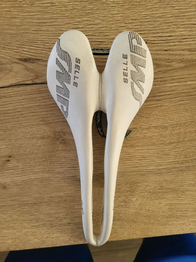 Käytetty Selle Smp F20 Saddles & Seatposts