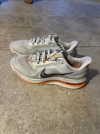 Używany Pegasus Premium Running Shoes