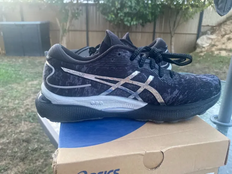 Used Asics Nimbus 24 Platinum bike — image 11 of 11