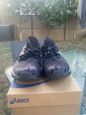 Used Asics Nimbus 24 Platinum bike — image 2 of 11