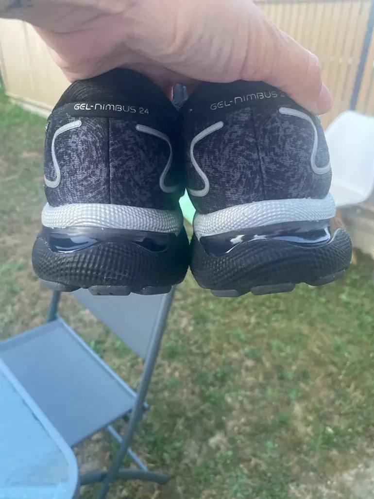 Used Asics Nimbus 24 Platinum bike — image 9 of 11