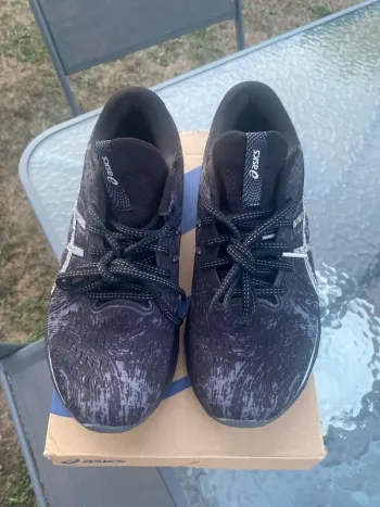 Used Asics Nimbus 24 Platinum bike — image 3 of 11