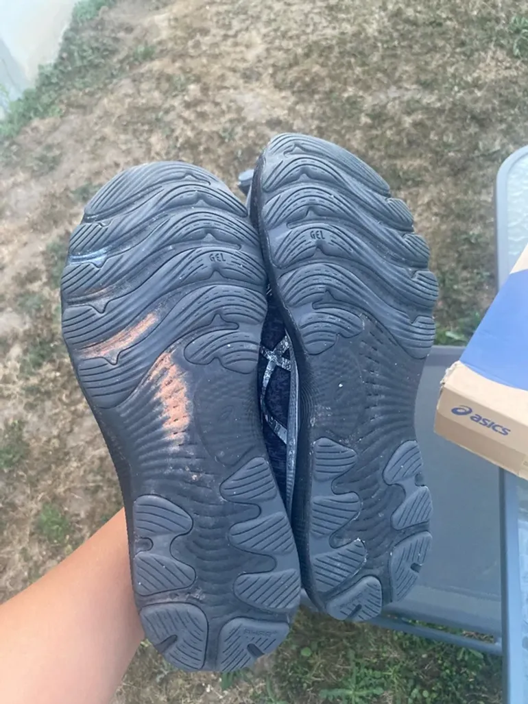Used Asics Nimbus 24 Platinum bike — image 8 of 11