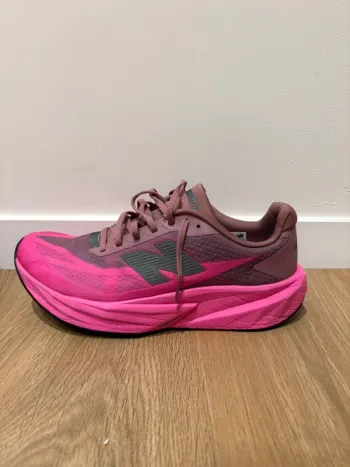 Gebrauchtes New Balance FuelCell Rebel v5 bike — Bild 2 von 9