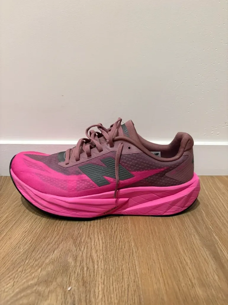 Gebrauchtes New Balance FuelCell Rebel v5 bike — Bild 2 von 9
