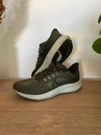 Käytetty Pegasus Zoom 39 Running Shoes