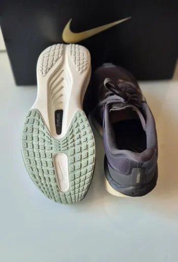 Used Nike Zoom Fly 6 bike — image 3 of 16