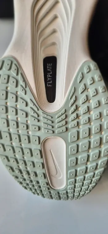 Used Nike Zoom Fly 6 bike — image 4 of 16