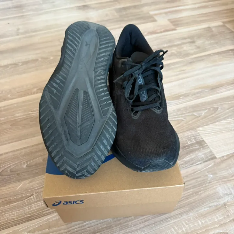 Tweedehands Asics Novablast 5 bike — afbeelding 5 van 6