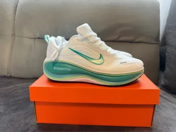 Nike Vomero Plus bike de segunda mano — imagen 2 de 8