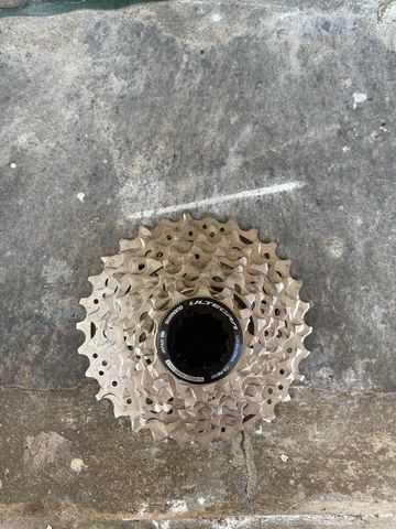 Shimano Ultegra CS-R8100 12-speed 11-30T Drivetrain & Pedals usato