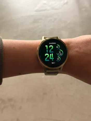 Used Garmin Venu 4 Electronics