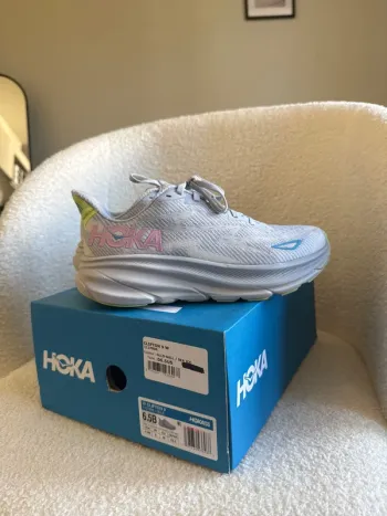 Used Hoka Running Shoes bike — image 4 of 7